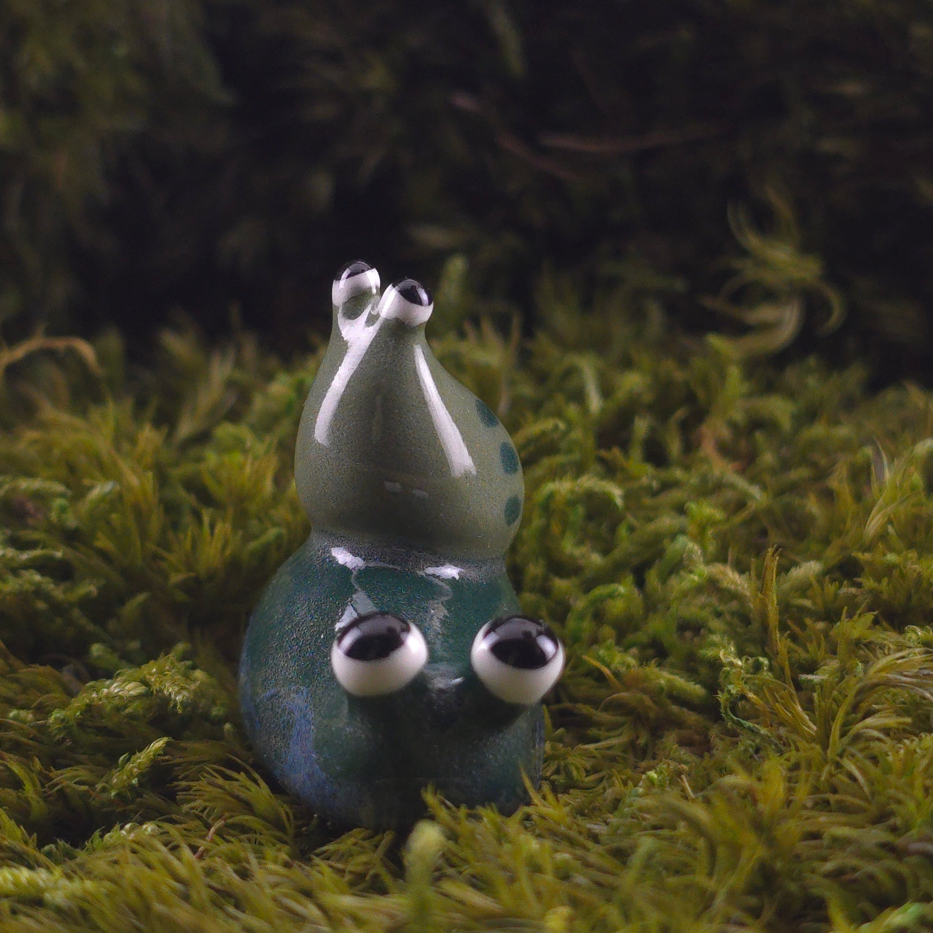 Ceramic Slug: Eggie and Wallnut