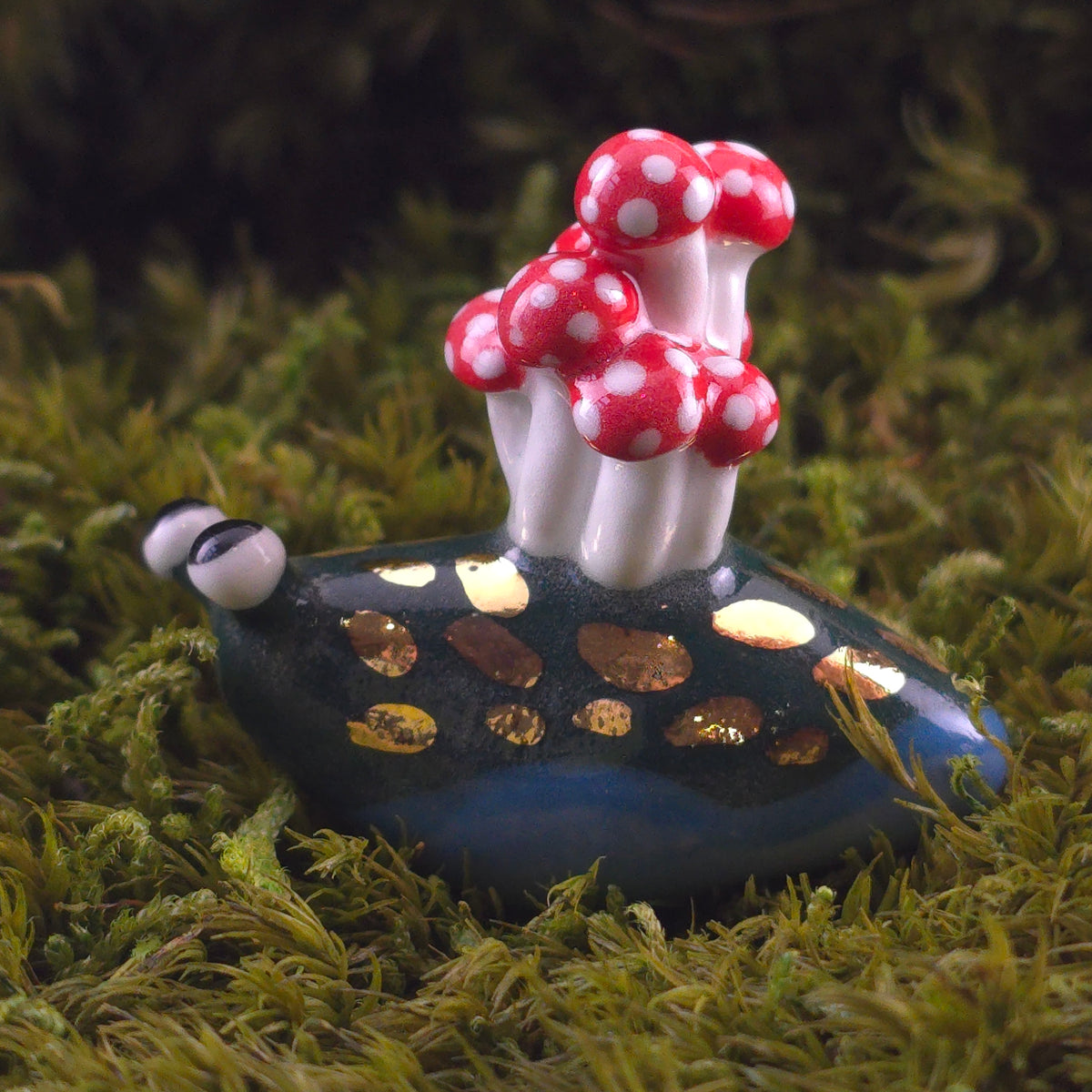 Ceramic Slug: Enoki