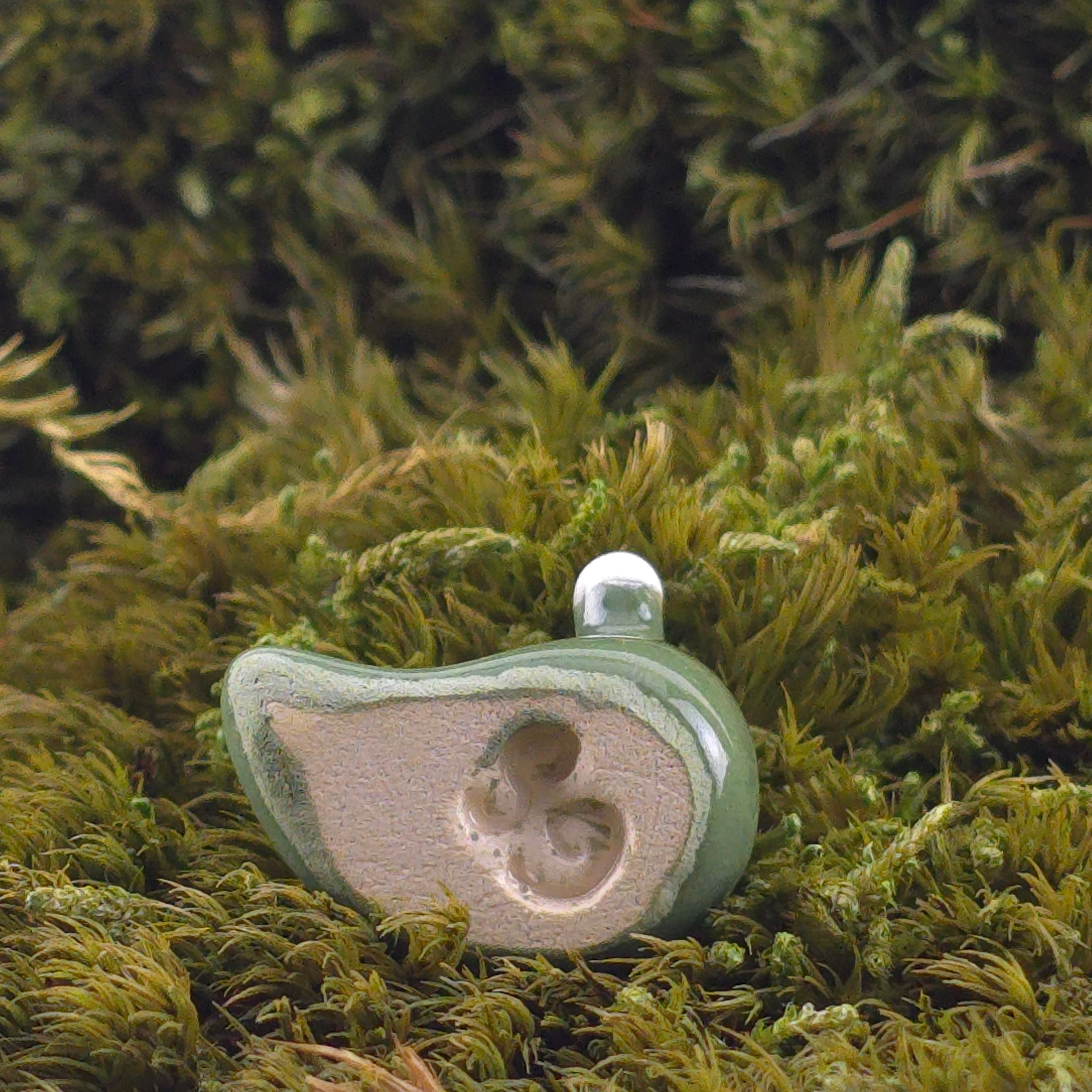 Ceramic Slug: Ivy