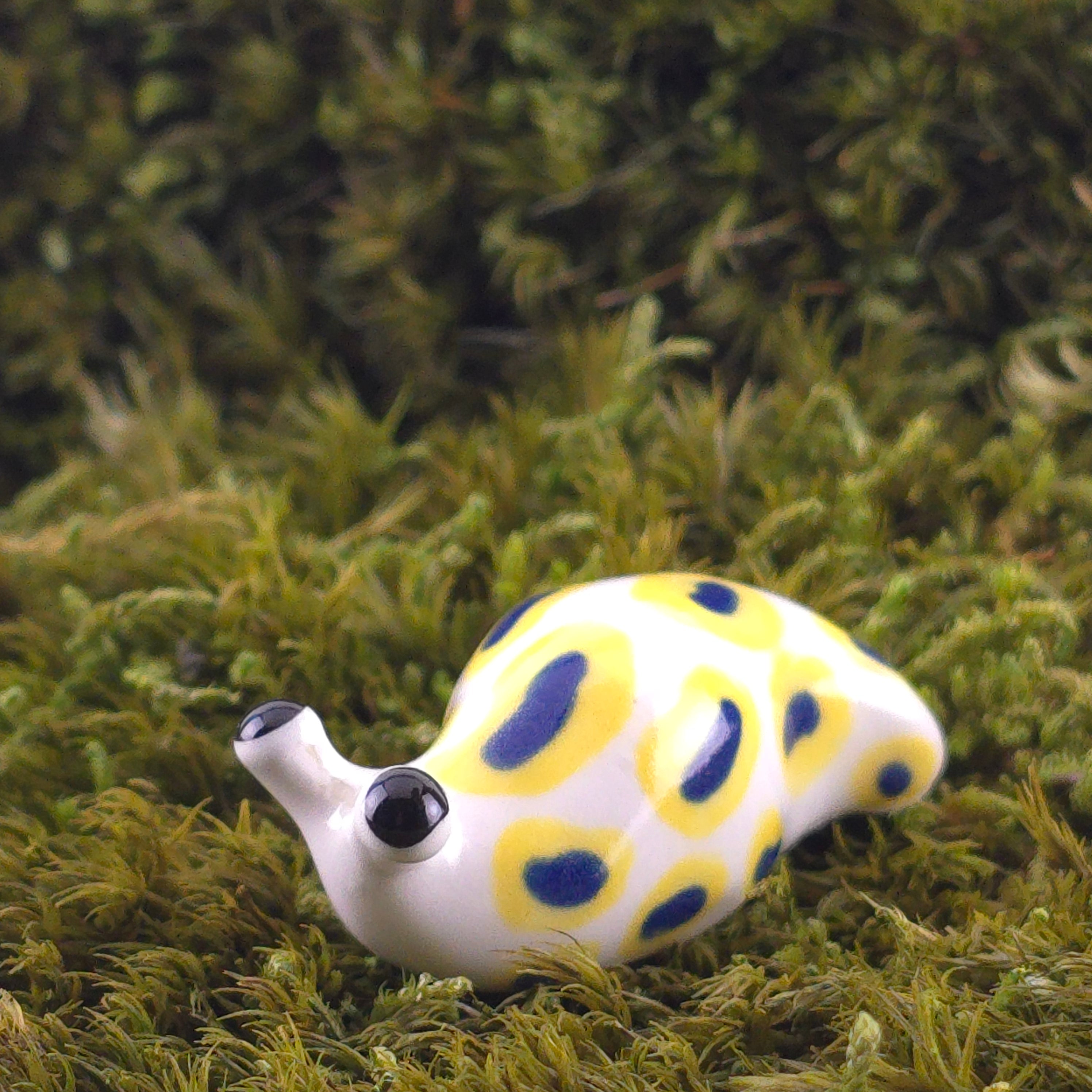 Ceramic Slug: Nixie