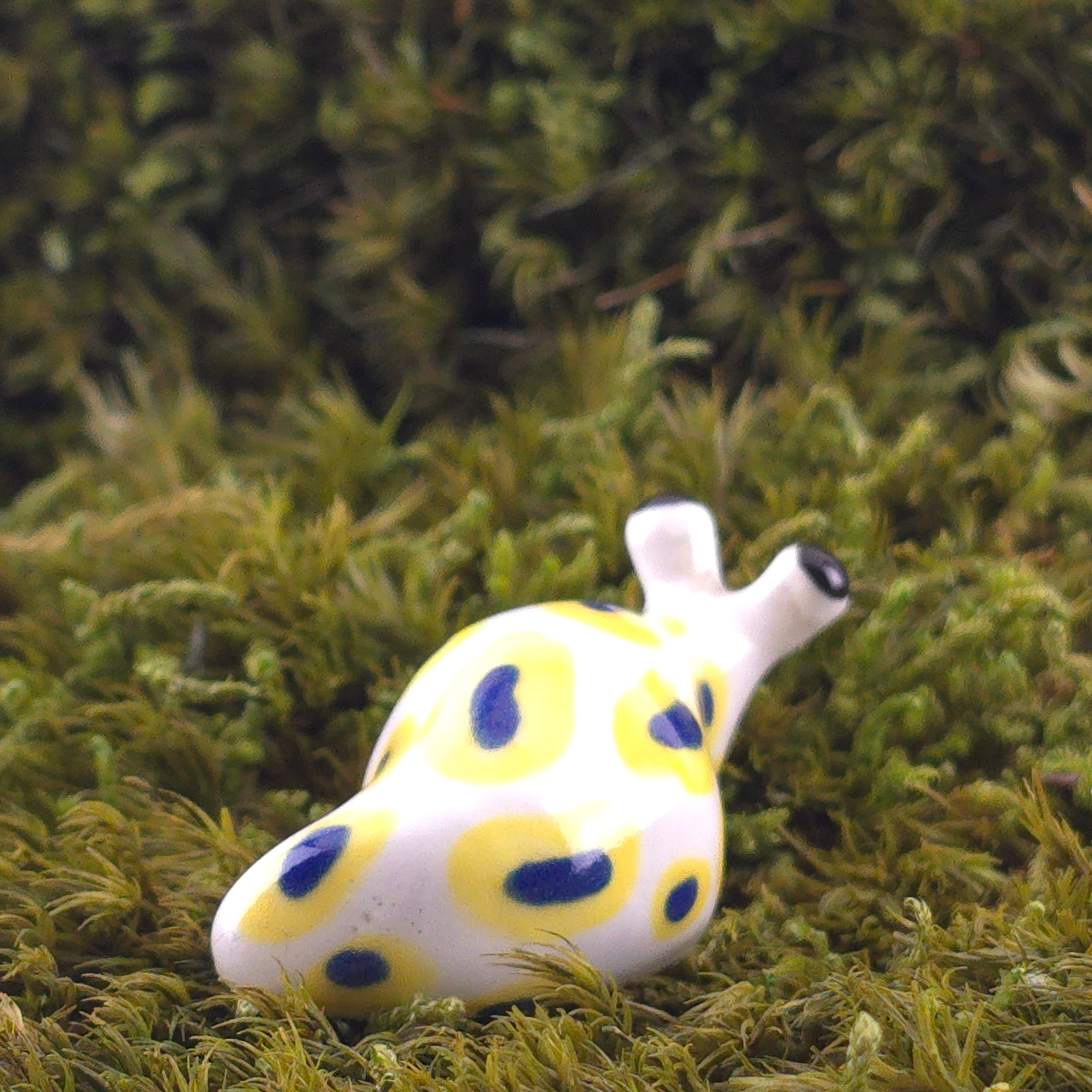 Ceramic Slug: Nixie