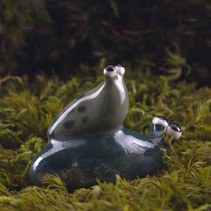 Ceramic Slug: Eggie and Wallnut