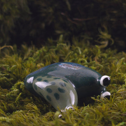 Ceramic Slug: Eggie and Wallnut