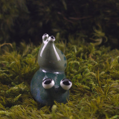 Ceramic Slug: Eggie and Wallnut