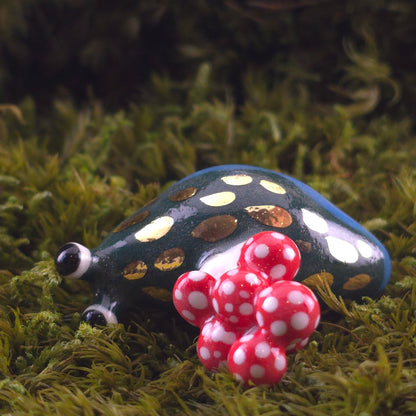 Ceramic Slug: Enoki