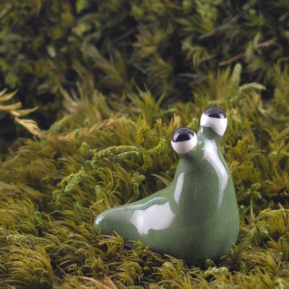 Ceramic Slug: Ivy