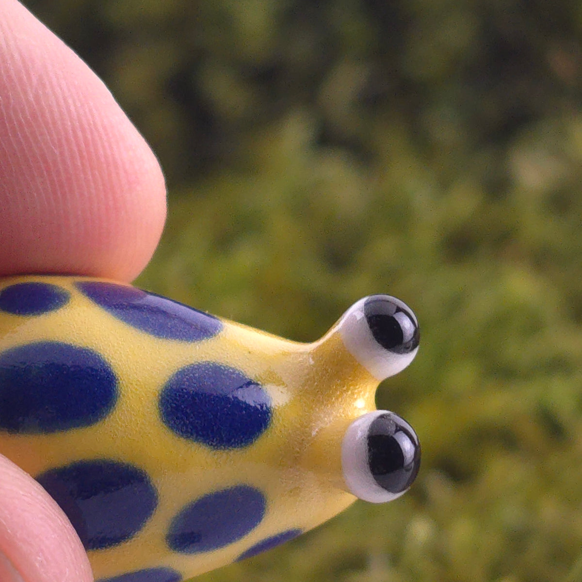 Ceramic Slug: Nibble