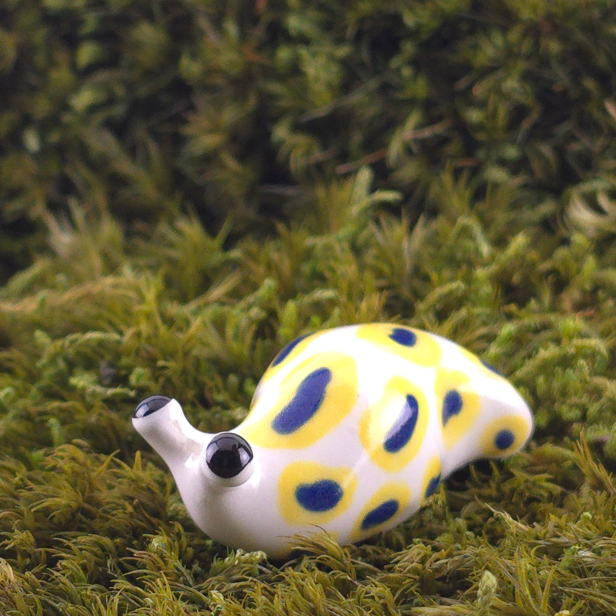 Ceramic Slug: Nixie