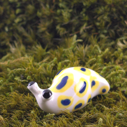 Ceramic Slug: Nixie