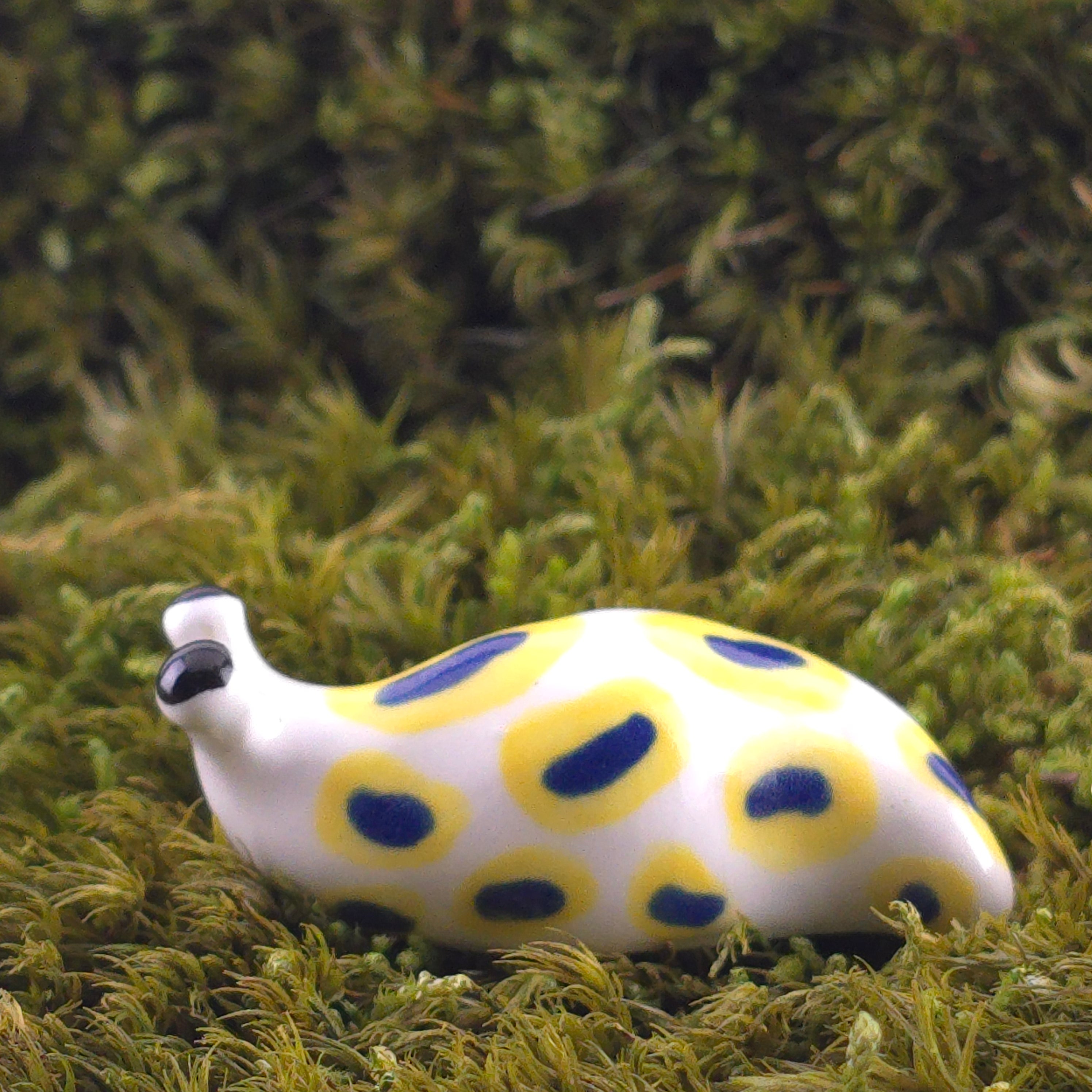 Ceramic Slug: Nixie