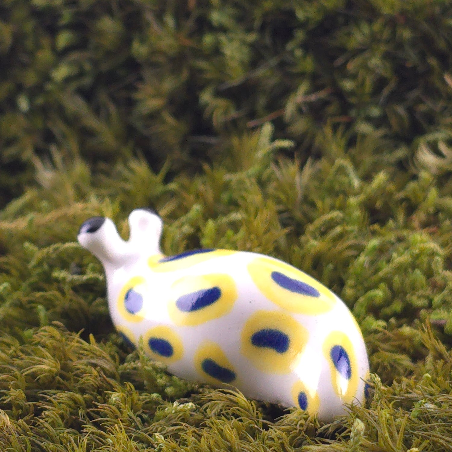 Ceramic Slug: Nixie