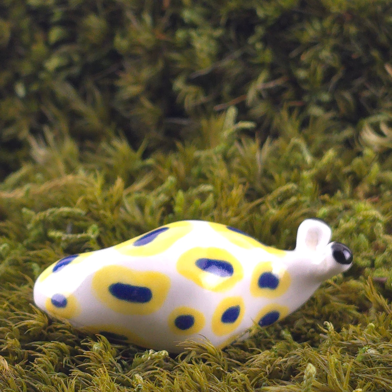 Ceramic Slug: Nixie