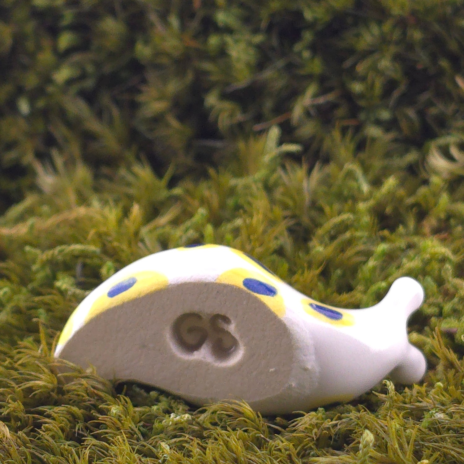 Ceramic Slug: Nixie