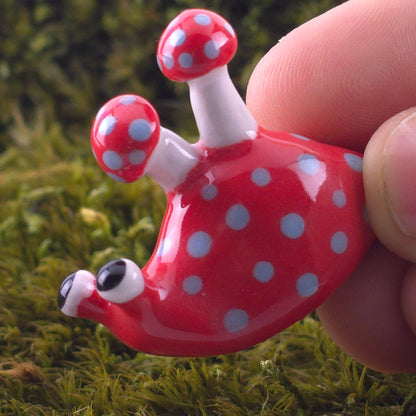 Ceramic Slug: Poppi