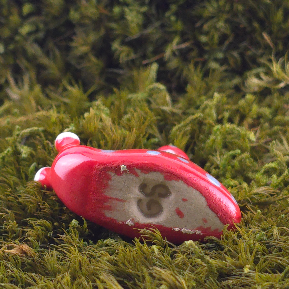 Ceramic Slug: Poppi