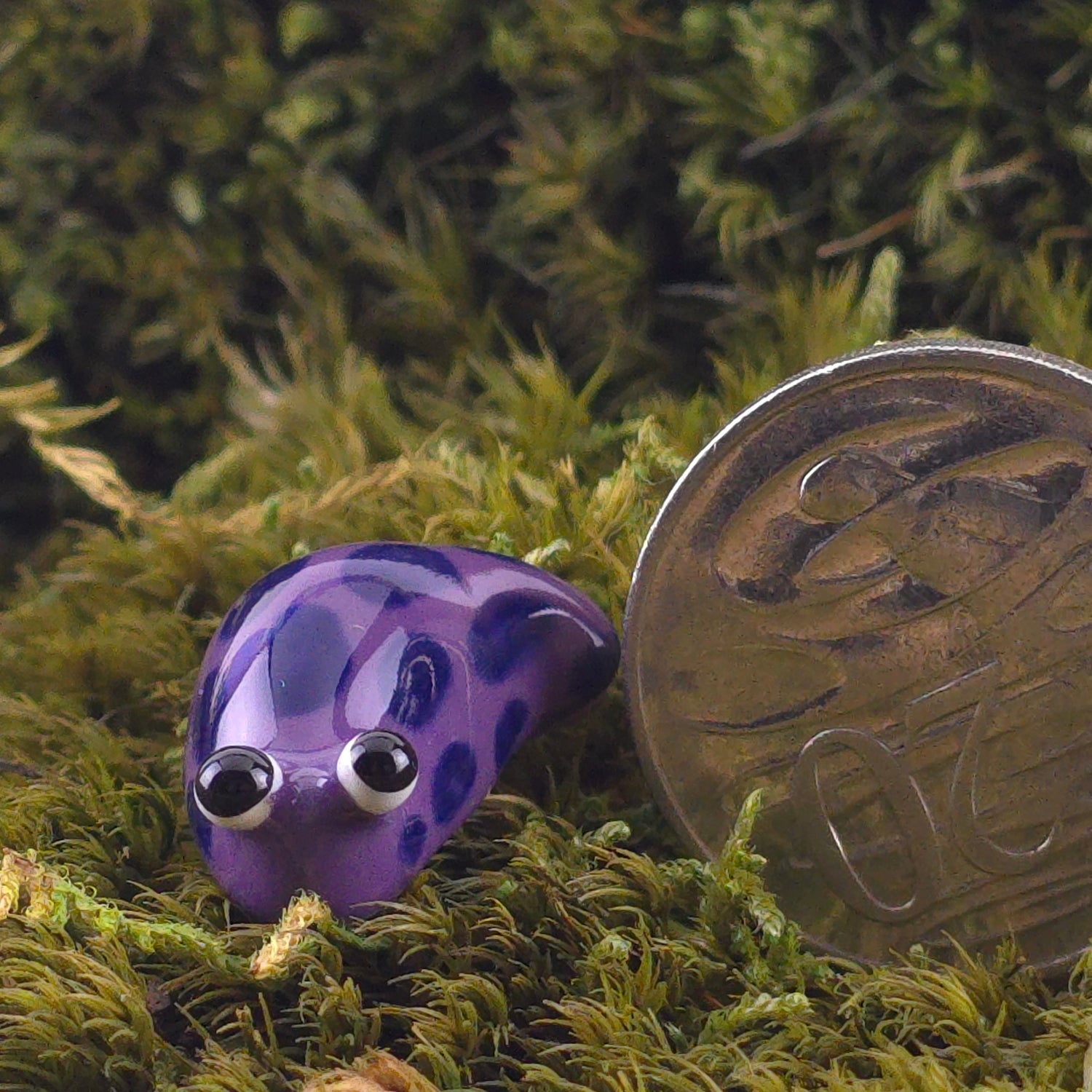 Ceramic Slug: Pebble