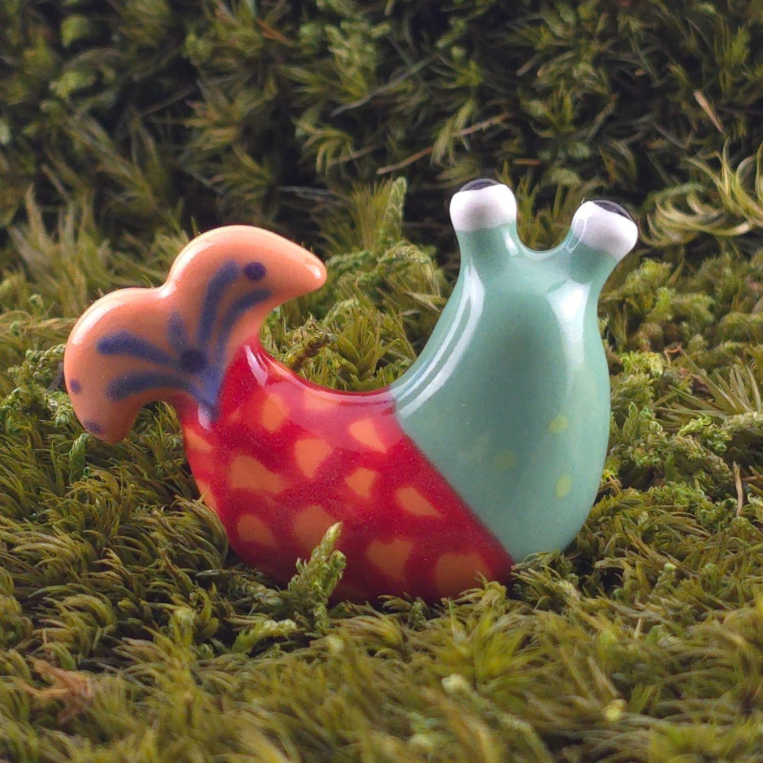 Ceramic Slug: Guppie