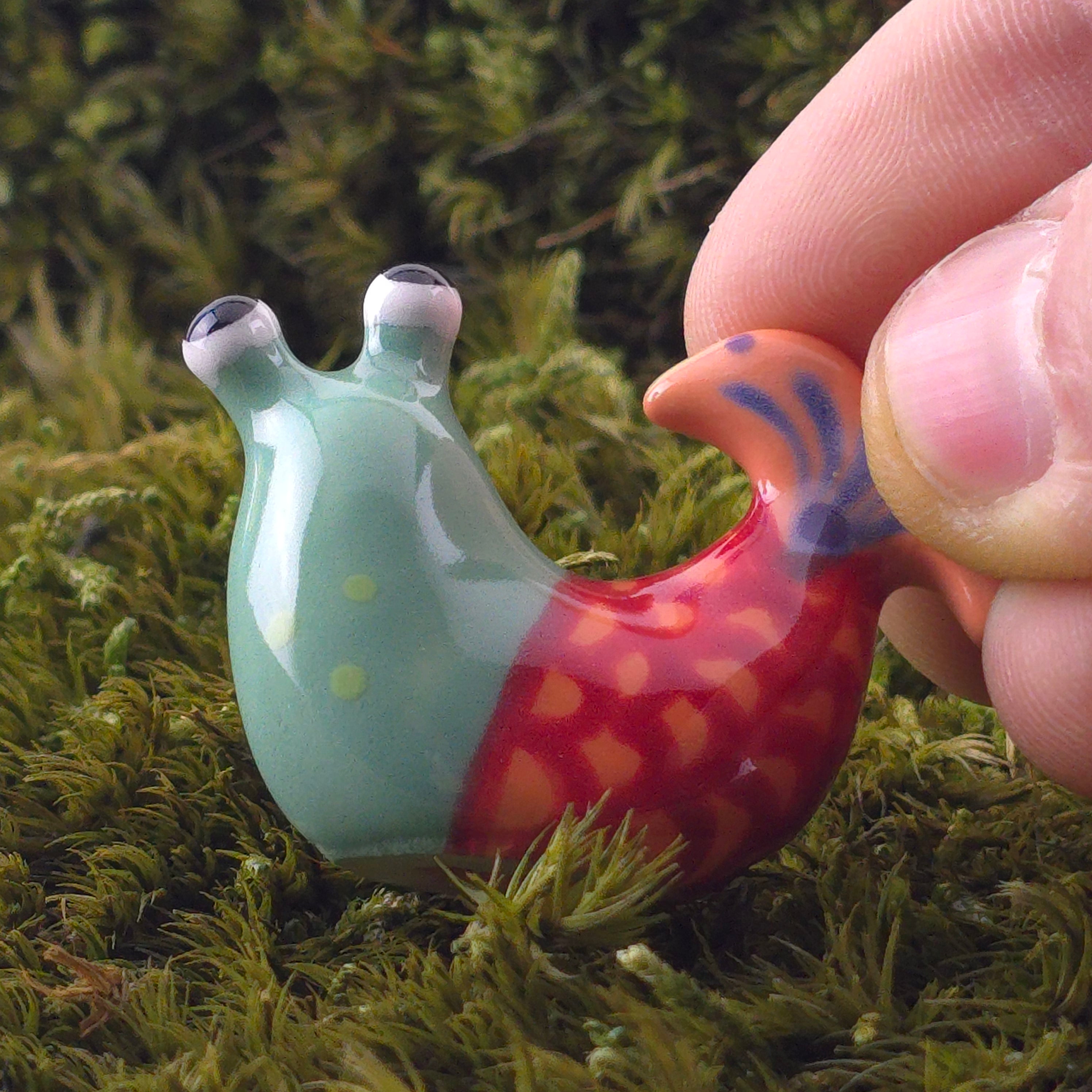 Ceramic Slug: Guppie