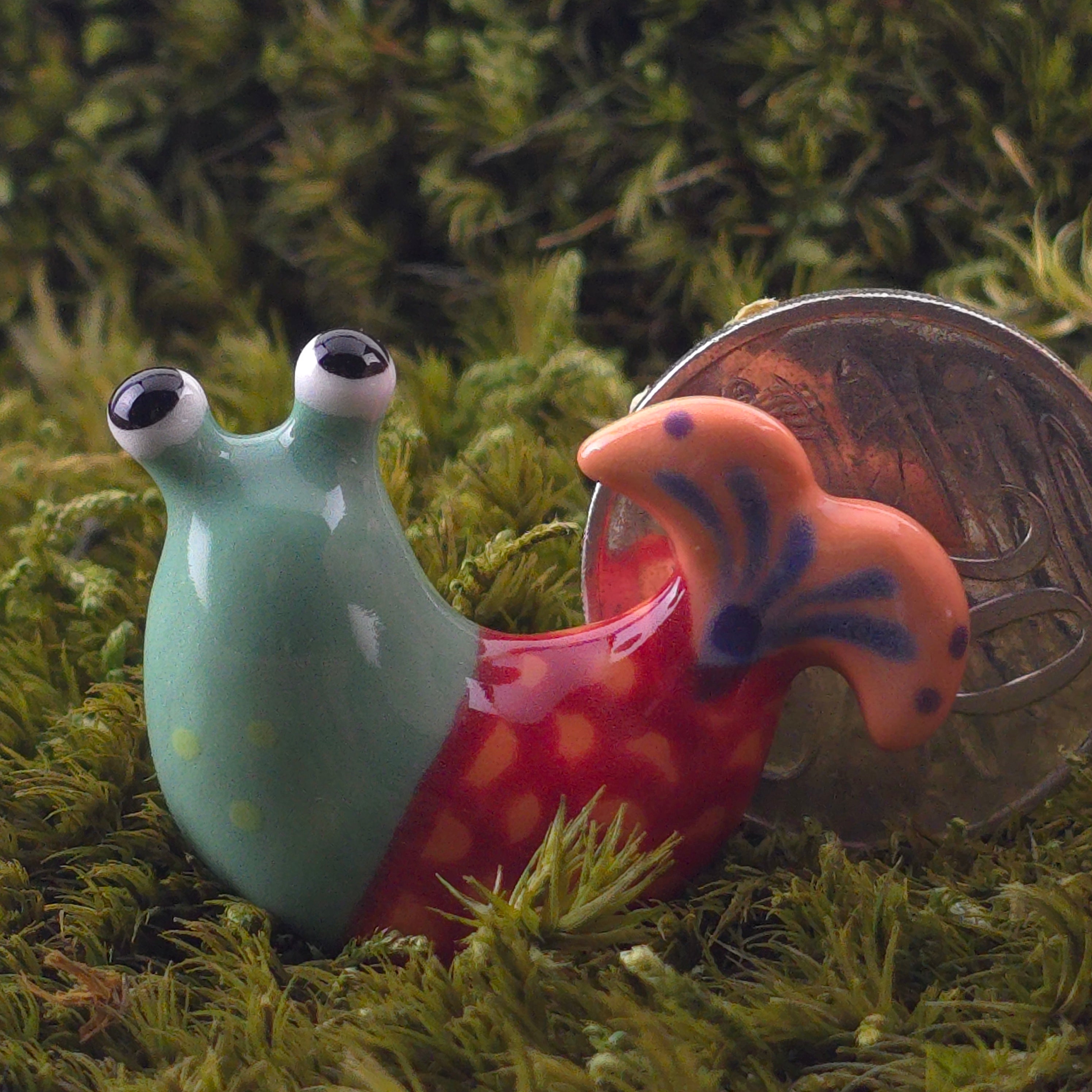 Ceramic Slug: Guppie