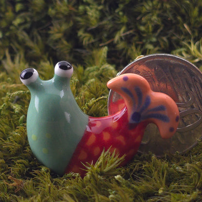 Ceramic Slug: Guppie