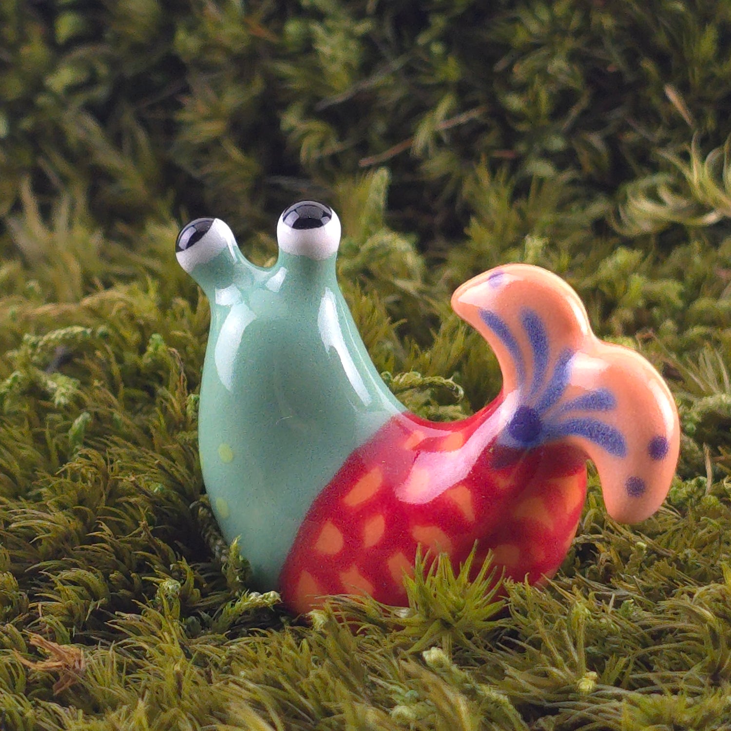 Ceramic Slug: Guppie